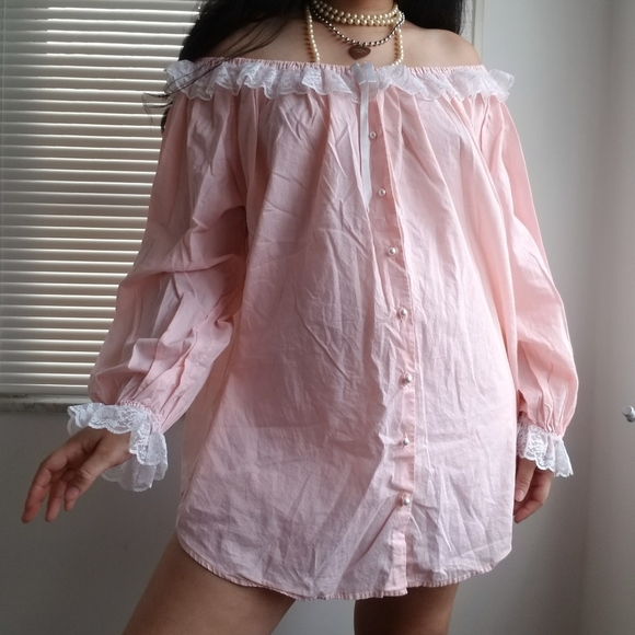 πΏπ» Meet your Posher π»πΏ - Picture 2 of 7